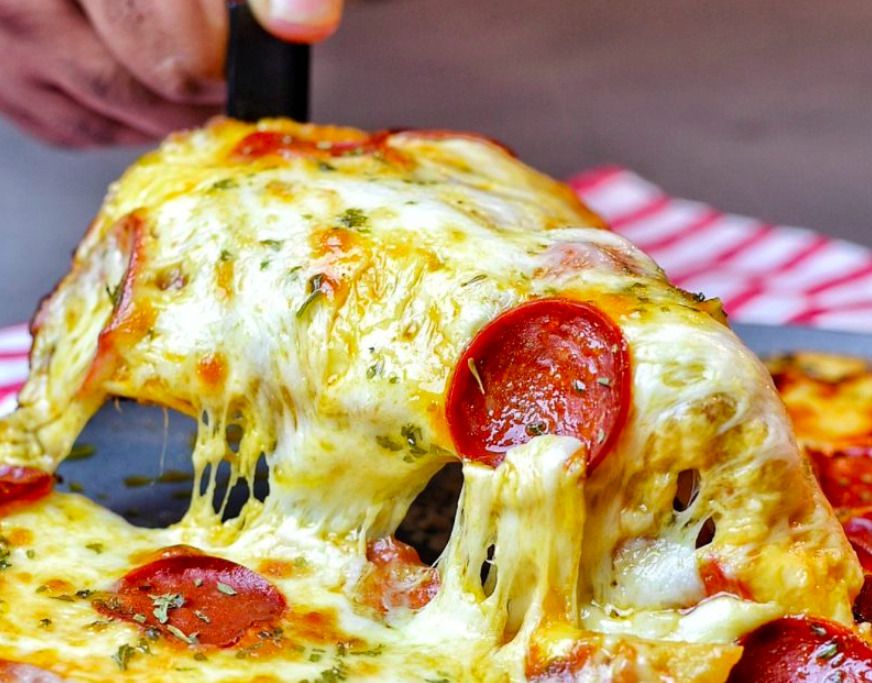 Найкраща італійська піца А-ля Пепероні та подвійний сир