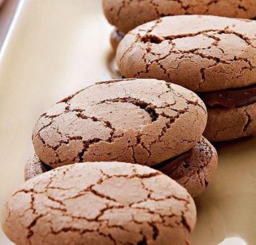 Солодко, ніжно, ароматно: мигдальне печиво з шоколадом