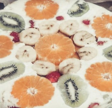 Рецепт смачного фруктового торта без випічки: швидко і смачно