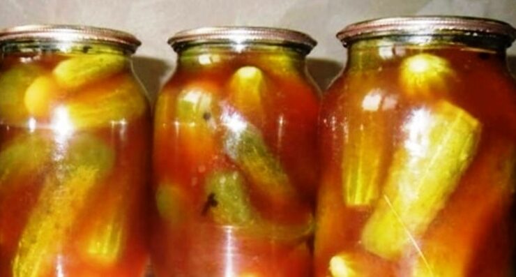 Рецепт хрустких маринованих огірків з кетчупом чилі. І ніякої стерилізації