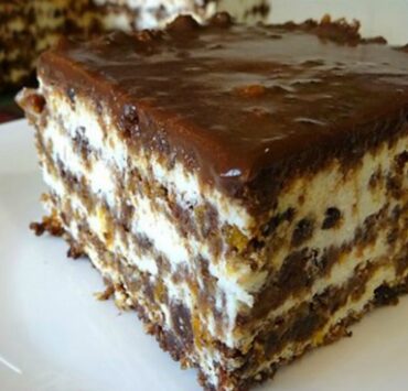 Торт з сухарями і курагою без випічки: незвичайне рішення для десерту