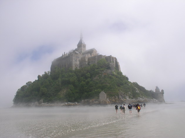 Замок Мон-Сен-Мішель - один з найромантичніших замків старого світу (6)
