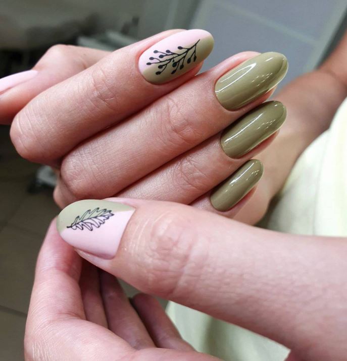 Осінній флористичний дизайн нігтів