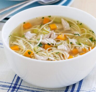 Простий і смачний суп з вермішеллю
