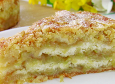 Яблучна смакота – пиріг, який тане в роті. Простий і швидкий рецепт