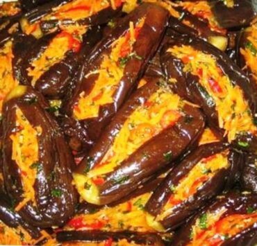 Зимовий варіант фаршированих баклажанів в маринаді з овочевою начинкою