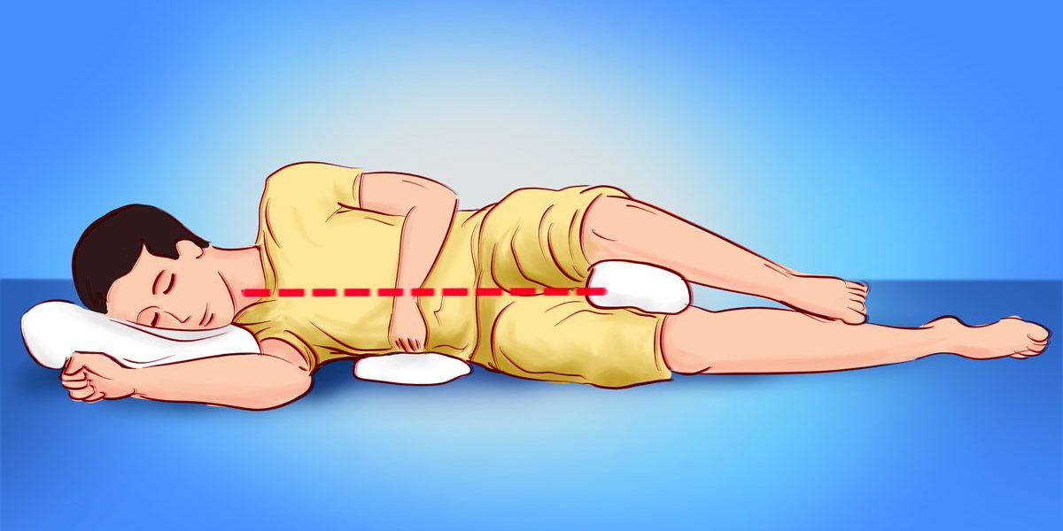Лікар-реабілітолог розповів мені, чому треба спати з подушкою між ніг? Багато людей про це навіть не замислюються!