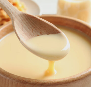 Згущене молоко в домашніх умовах – 8 рецептів, як зробити домашнє згущене молоко з молока та цукру, а також як приготувати варену “згущонку”