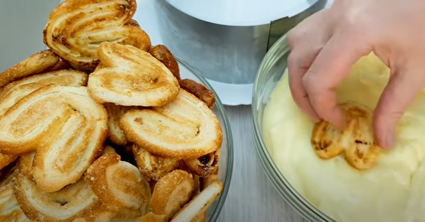 Торт Наполеон без випічки на кожний день: швидкий рецепт