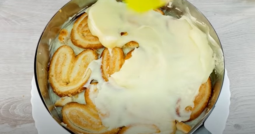 Торт Наполеон без випічки на кожний день: швидкий рецепт