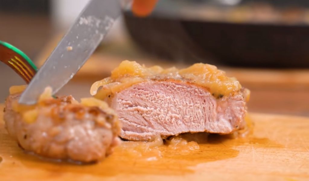Як смачно приготувати м’ясо на сковороді. Соковита і ніжна вирізка
