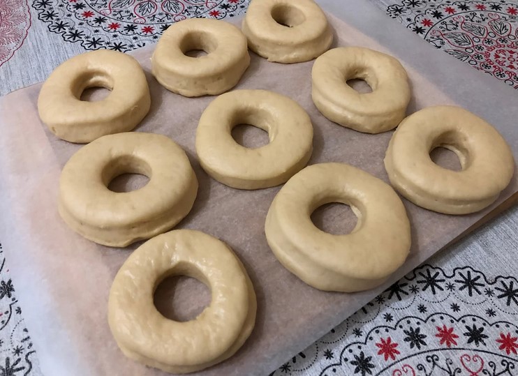 Американські пончики (Donuts). Веселі пончики з глазур'ю