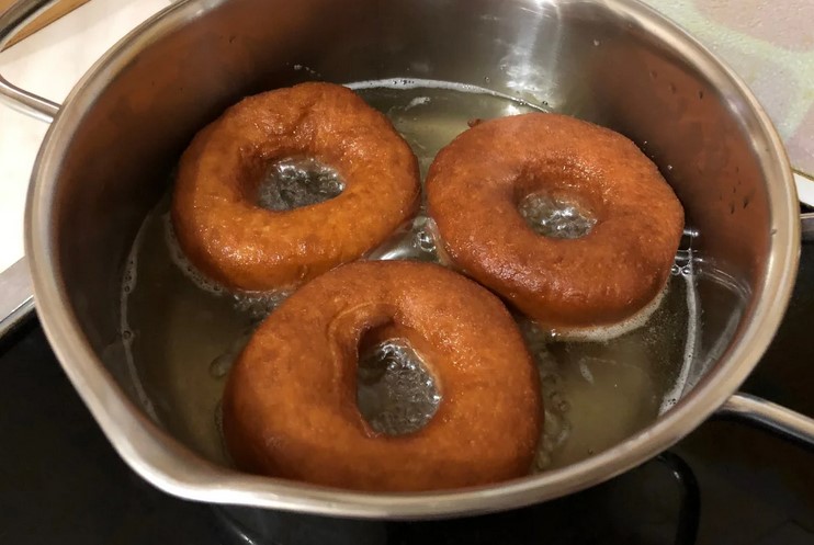 Американські пончики (Donuts). Веселі пончики з глазур'ю