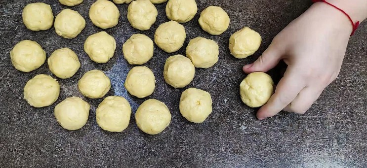 Беру 150 г сметани та готую пісочне печиво: улюблений рецепт