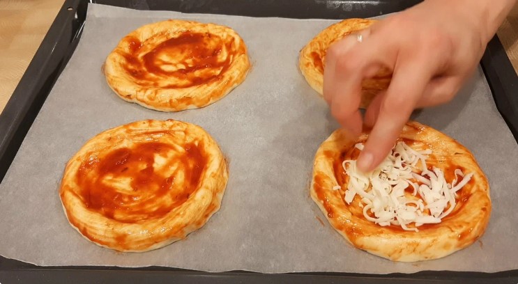 Рецепт домашньої піци з чудового дріжджового тіста