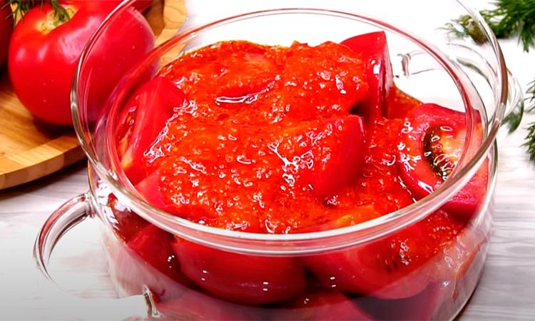 Балканська закуска: мариновані помідори розбирають зі столу швидше за м'ясо