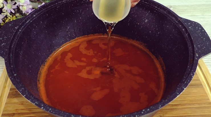Болгарський перець в томатному соусі, заготівля на зиму, яку я готую майже останньою, а з'їдаємо першою
