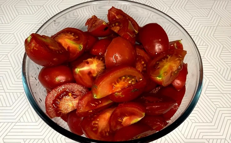 Смачний домашній томатний сік на зиму: Щороку так закриваємо