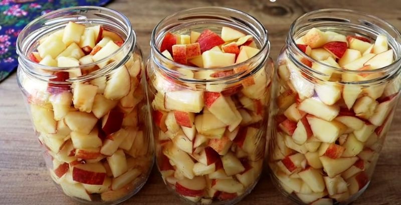 Як приготувати смачні яблука на зиму. Солодкий десерт із ароматом яблук