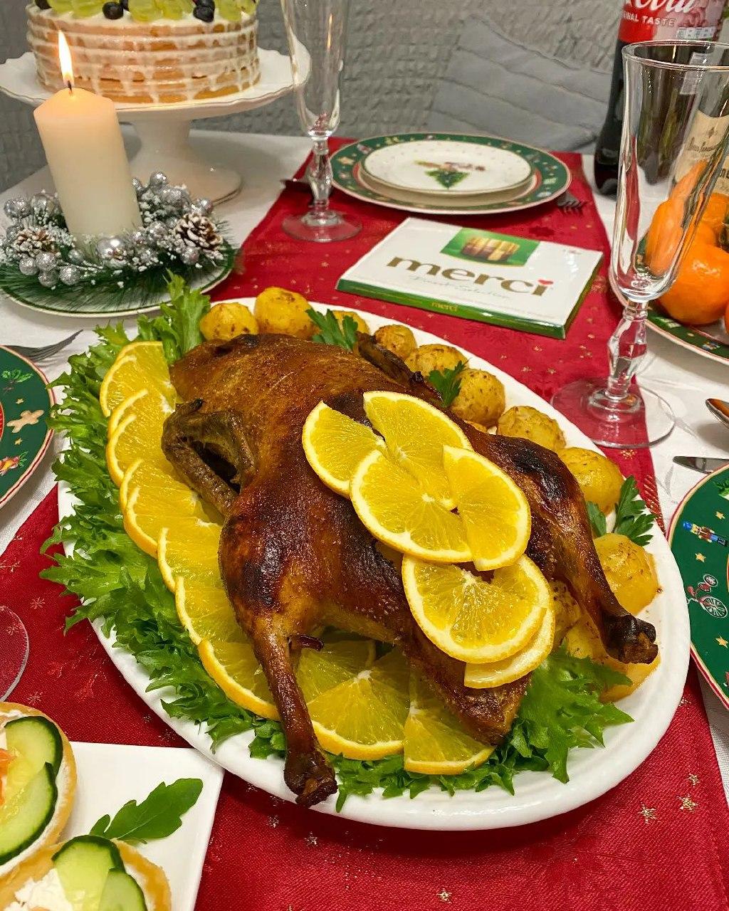 Ділюсь рецептом найсмачнішої качки з апельсинами та яблуками: така страва обов'язково є на нашому Різдвяному столі, м'ясо просто відходить від кісточок